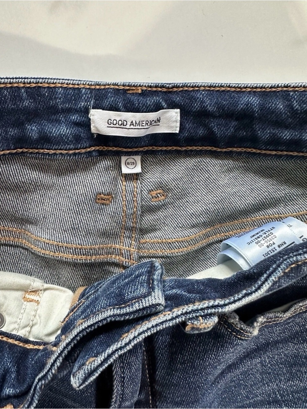 Good American Bermuda Denim Shorts - Picture 4 of 4